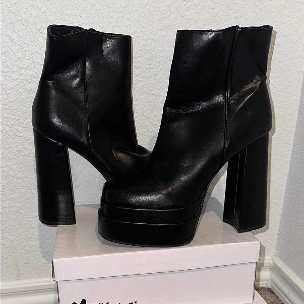 Shiny Black Heeled Boots with Platform Sole